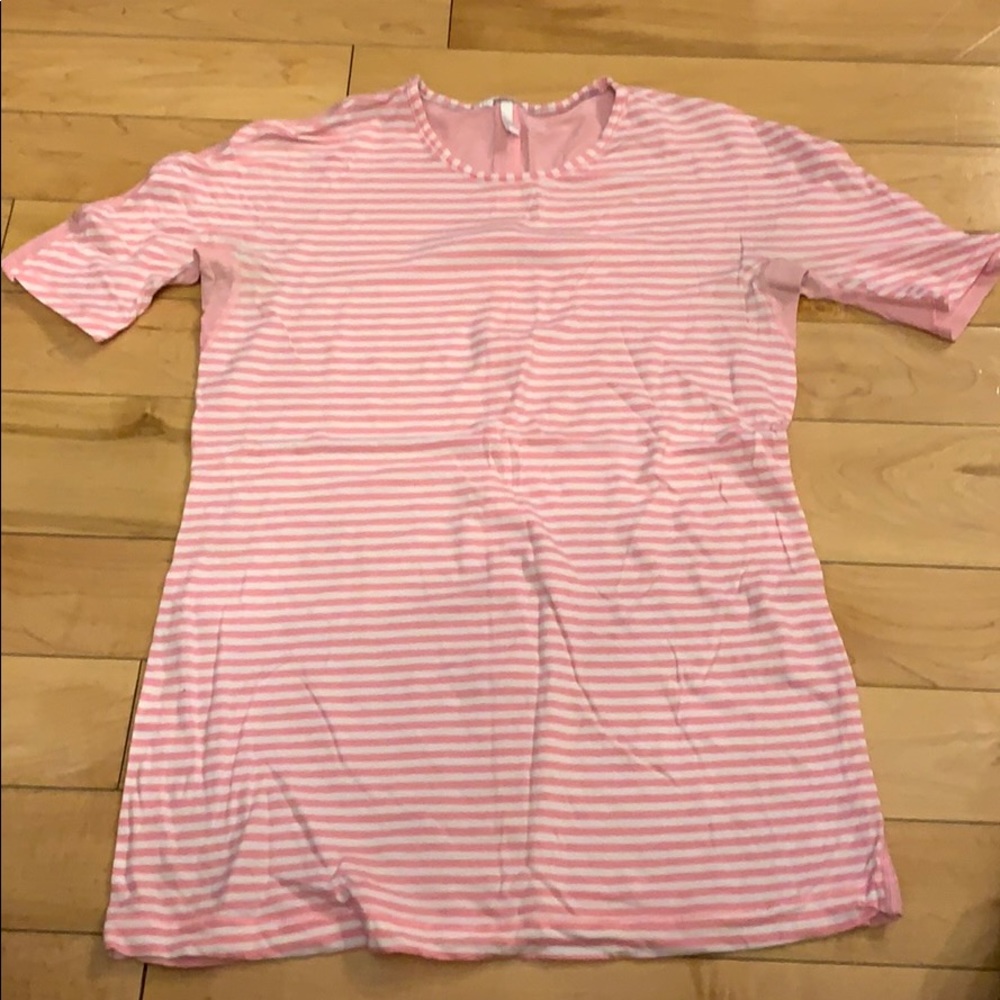 Lululemon t-shirt
